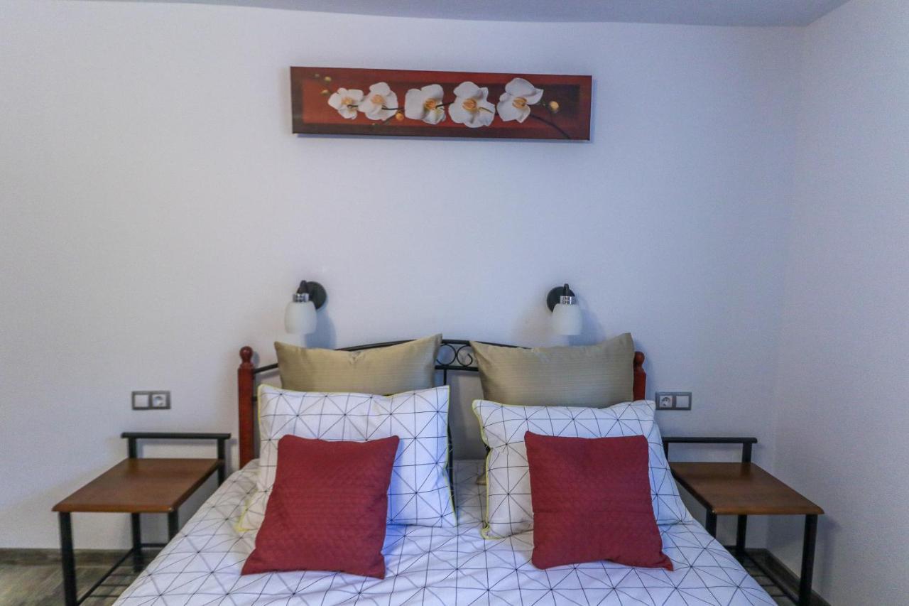 Nikas Apartment Sibiu Bagian luar foto