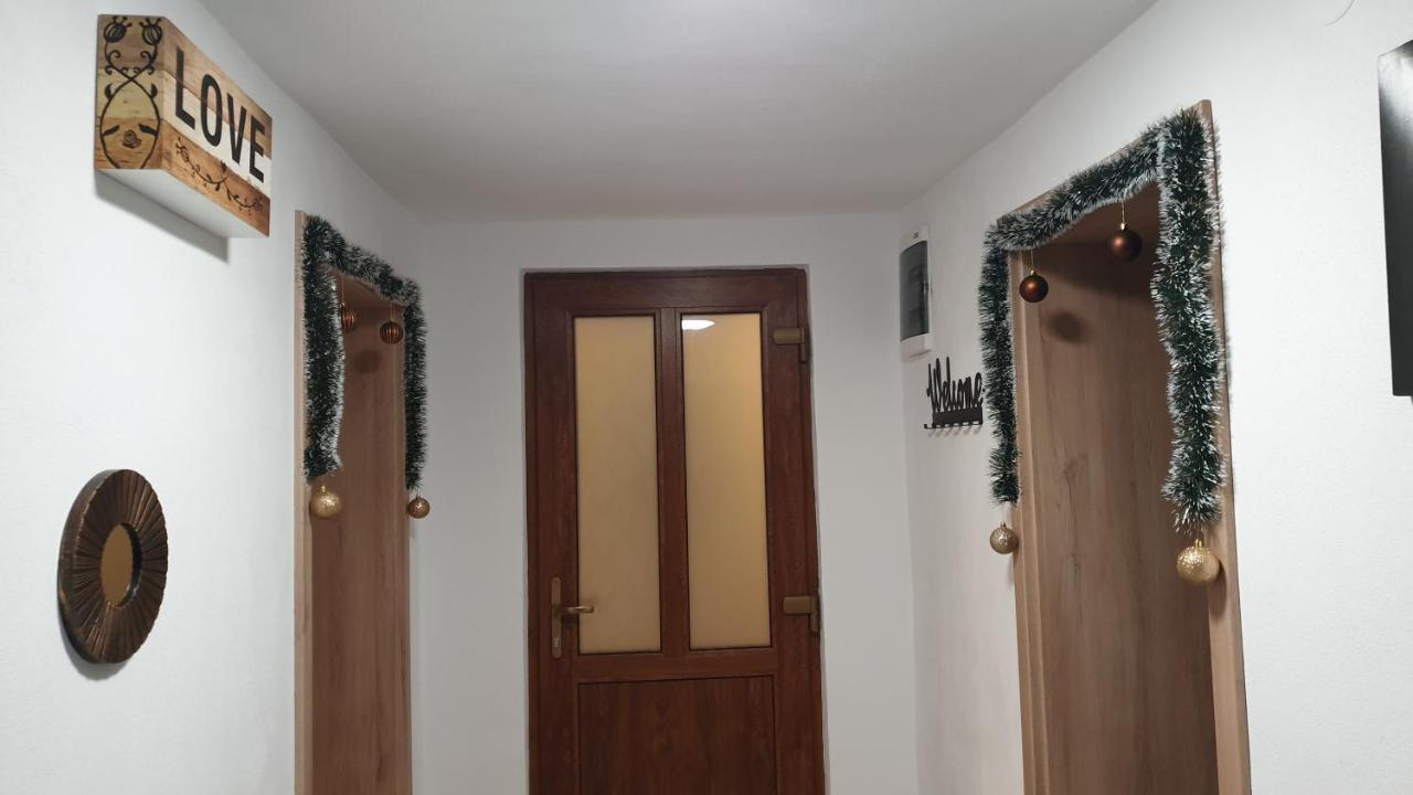 Nikas Apartment Sibiu Bagian luar foto